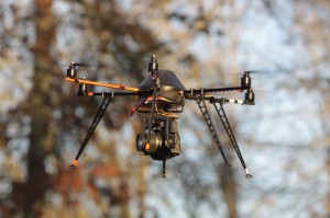 Test du drone multirotors avec reflex Canon 550D Test du drone multirotors avec reflex Canon 550D